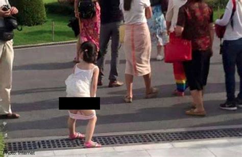 Thai Netizens Enraged Over Photo Of Chinese Girl Urinating In Public