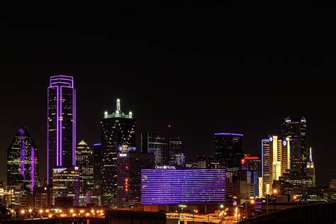 dallas texas skyline  night photograph  david ilzhoefer fine art