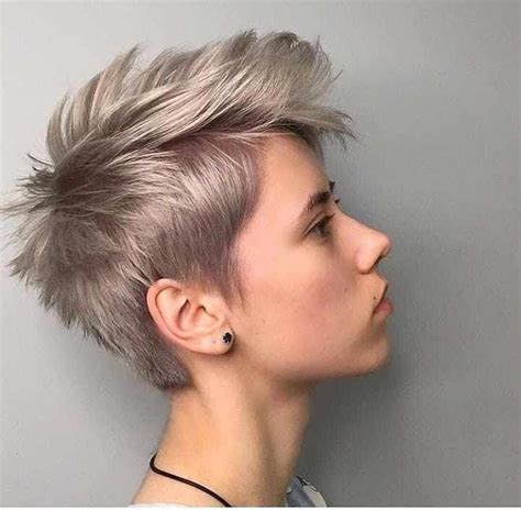 43 Youthful Short Hairstyles For Women Over 50 With Fine And Thick Hair