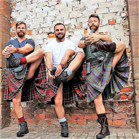 Pin By Victor Arland On Men29 Men In Kilts Hot Scottish Men