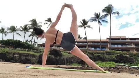 Kira Kosarin Does Sexy Yoga 30 Pics Video Thefappening