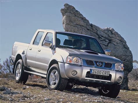nissan pickup  picture