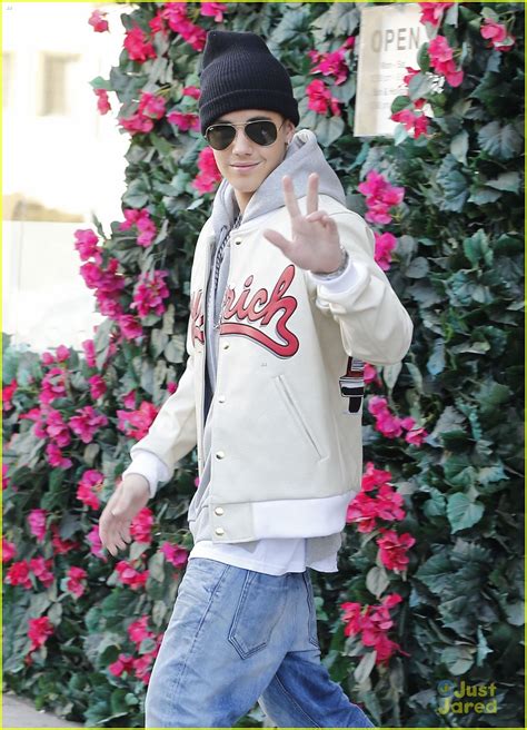 justin bieber was caught lookin fly while shopping photo 674301
