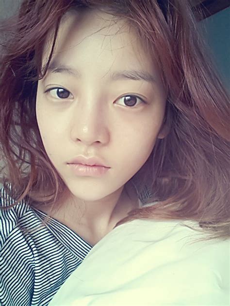 10 K Pop Girls Who Were Spotted Without Makeup On Koreaboo