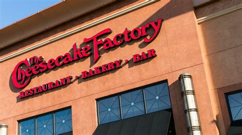 conservatives are fuming over cheesecake factory staff harassing a guy