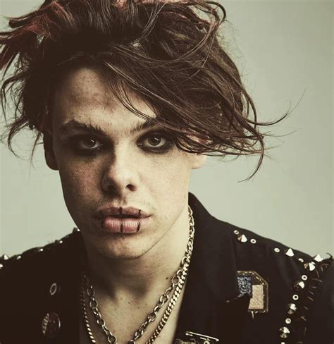 yungblud face photography dominic harrison celebrities male