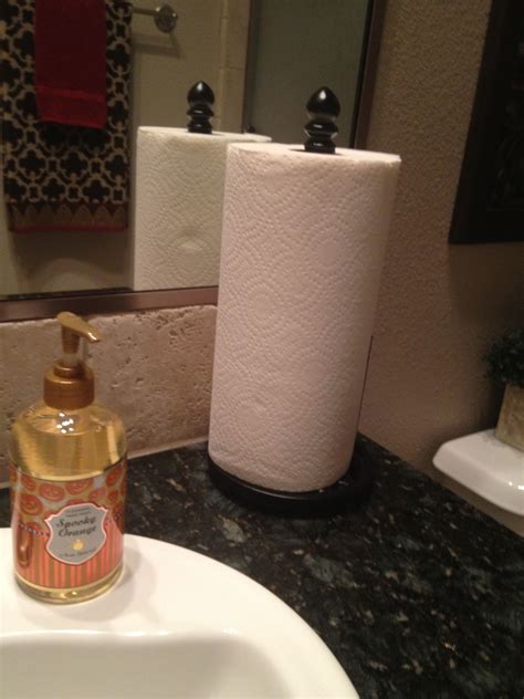 good idea paper towels   guest bathroom