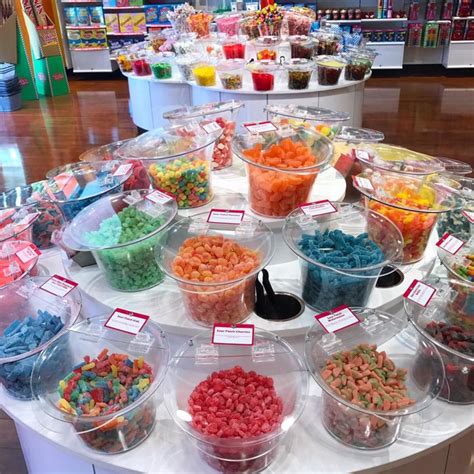 Visit The Worlds Largest Candy Store In New Jersey Itsugar