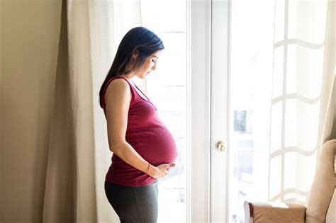 tips for surviving a summer pregnancy