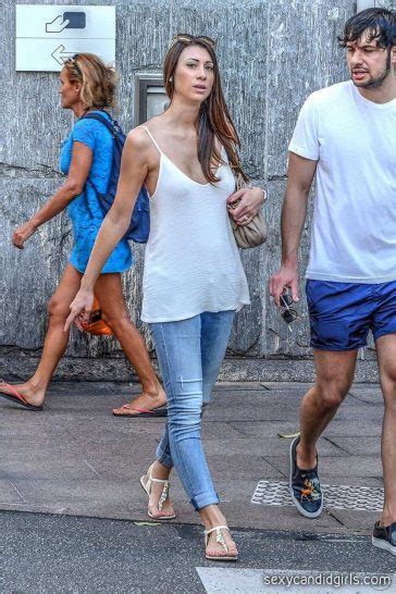 braless page 2 sexy candid girls