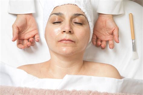 facial lymphatic drainage massage chicago premier lymphatic drainage
