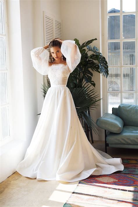 cottagecore dresses   romantic wedding bloved blog   wedding dress trends