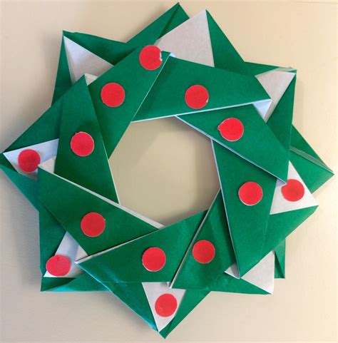 origami  beginners holiday wreath
