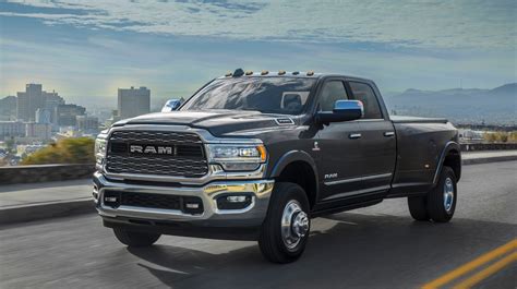 ram    heavy duty trucks debut  detroit auto show