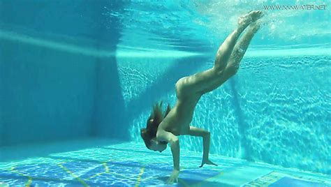 Underwater Show Softcore Porn Videos