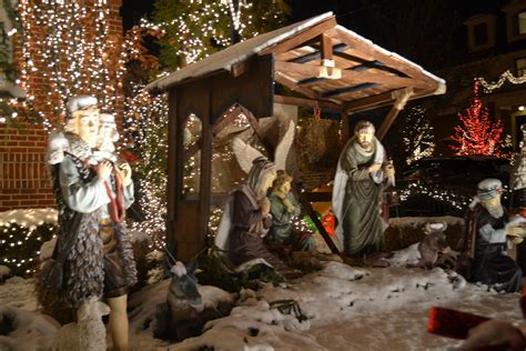 child  born nativity sets   good news