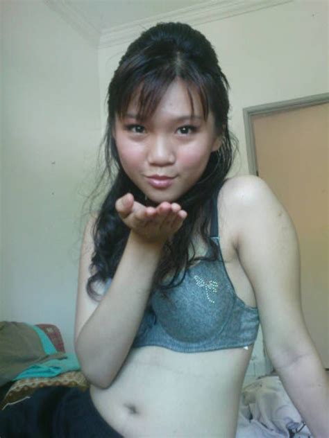 sexy malay girl topless xxx photo