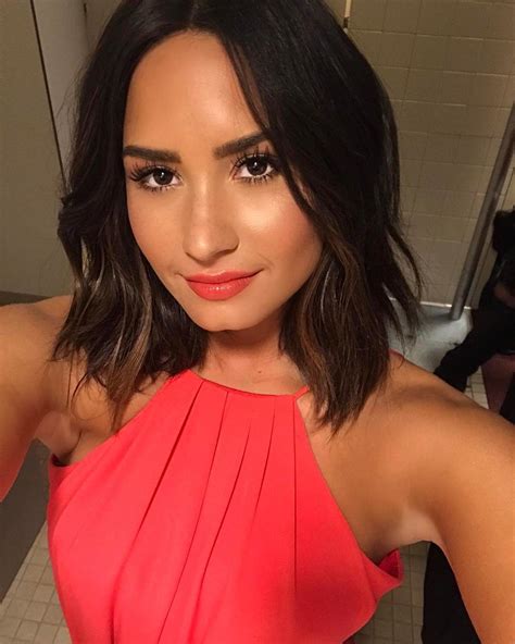 demi lovato just got the spring hair chop of your dreams brit co diy beauty in 2019