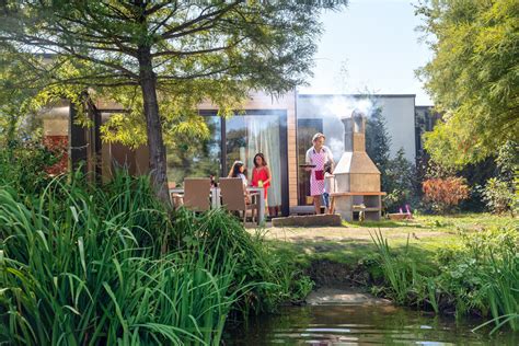 center parcs steekt ruim  miljard  vernieuwing huisjes en faciliteiten pretwerk