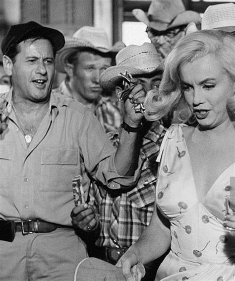 marilyn monroe and eli wallach in a scene from the misfits 1961 marilyn monroe ~ the misfits