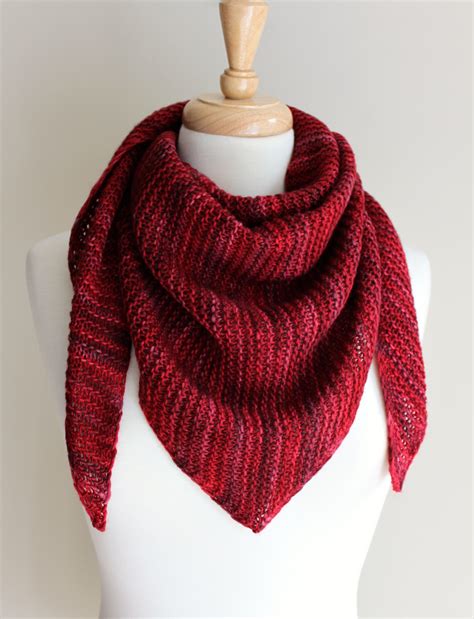 knitting patterns  triangular scarf leah michelle designs