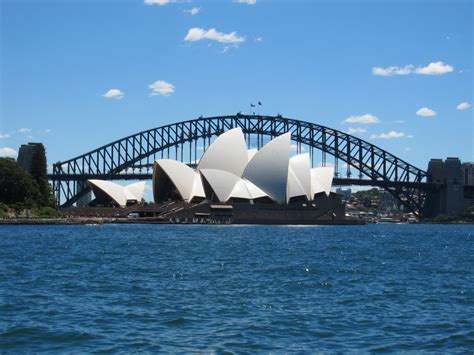 sydney city  suburbs opera house  harbour bridge