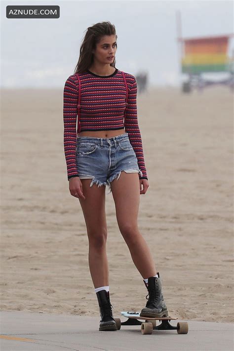 Taylor Marie Hill Sexy In Victoria S Secret Photoshoot At Venice Beach