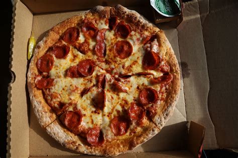Olive Garden Investor Wants To Make Papa John S Pizza Better Time