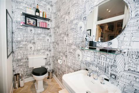20 beautiful wallpapered bathrooms