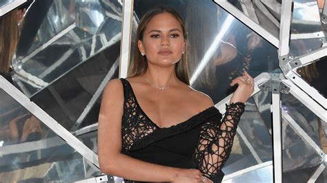 watch access hollywood interview chrissy teigen sizzles