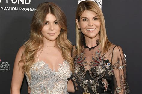 lori loughlin s daughter olivia jade trolled after admissions scandal
