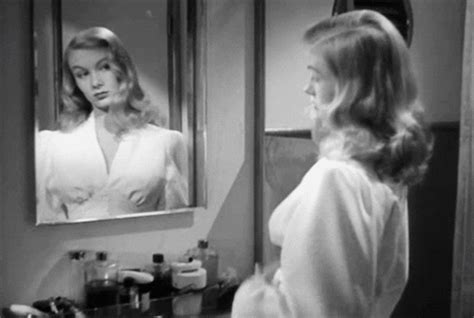 veronica lake by maudit find and share on giphy