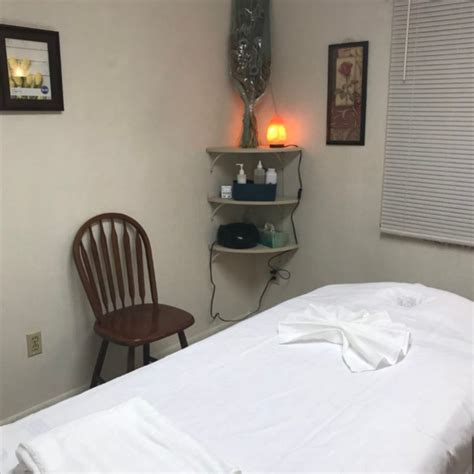 kirkland massage center contacts location  reviews zarimassage