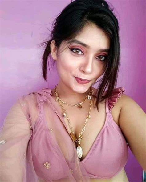gorgeous sexy desi girl teasing and showing cleavage