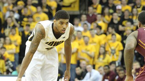 Roy Devyn Marble Can Become Iowa S First Ever Big Ten Basketball Player