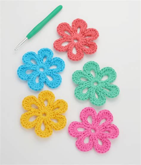 easy  crochet flower pattern