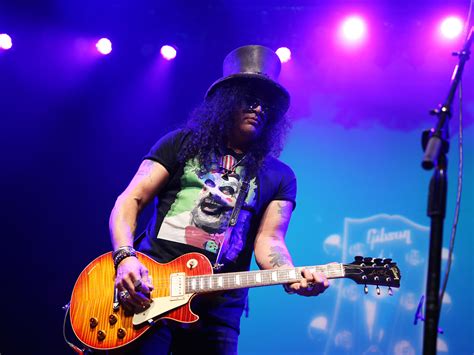 slash tells    gibson collection playing   friends