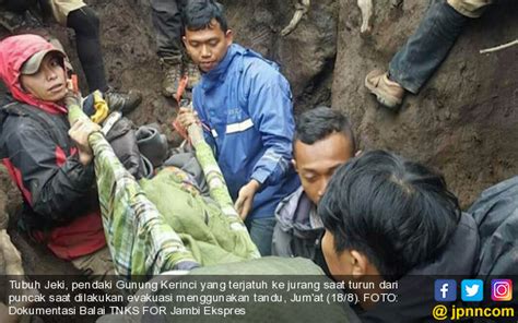 Rayakan Hut Ri Di Puncak Gunung Kerinci Pendaki Jatuh Ke Jurang