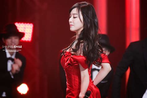 Girls Generation Tiffany Stuns Fans With Sexy Red Dress At Performance