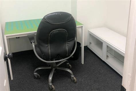mini private office spaces  offer