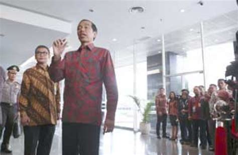 jokowi urges national police to maintain unity of