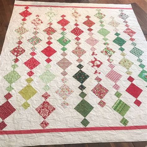 chandelier quilt  chains quilting cubby modern christmas