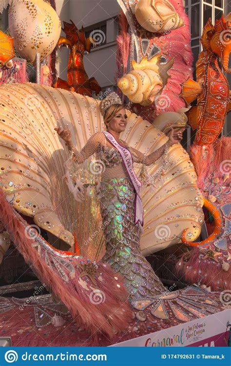 las palmas carnival parade  editorial photo image  colorful circus