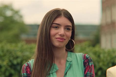 who is mimi keene meet the sex education actress who