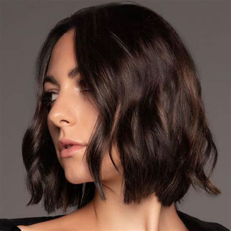 Si tratta di un taglio di capelli molto in … Tagli capelli Medi inverno 2020 2021: tendenze in 50 foto nel 2020