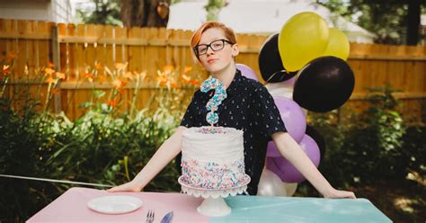 see the sweet gender reveal this mom threw for her trans teen