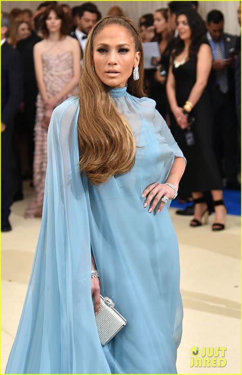 Full Sized Photo Of Jennifer Lopez Always Brings Glamour To The Met