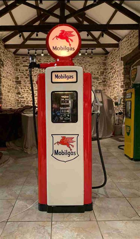 wayne  petrol pump  mobilgas livery uk restoration