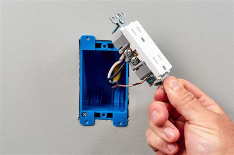install  electrical outlet receptacle