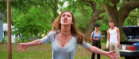 jennifer love hewitt horror find and share on giphy